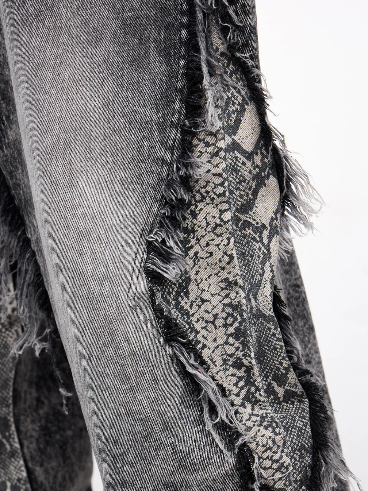 Peoplesense Raw-edge Snake Print Baggy Jeans