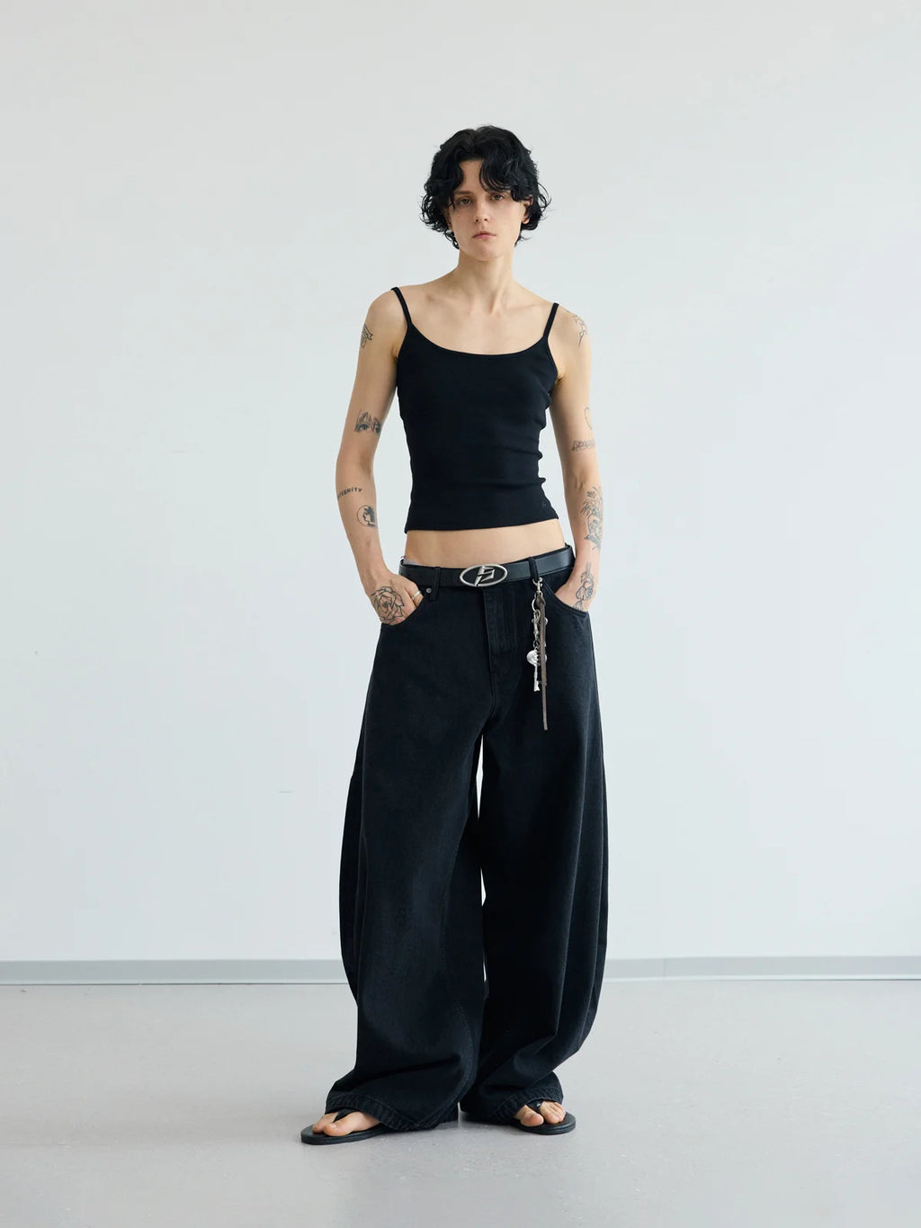 ダークデニム ワイドパンツpeoplesense Peoplesense A-line Wide-leg Jeans Black – peoplesense