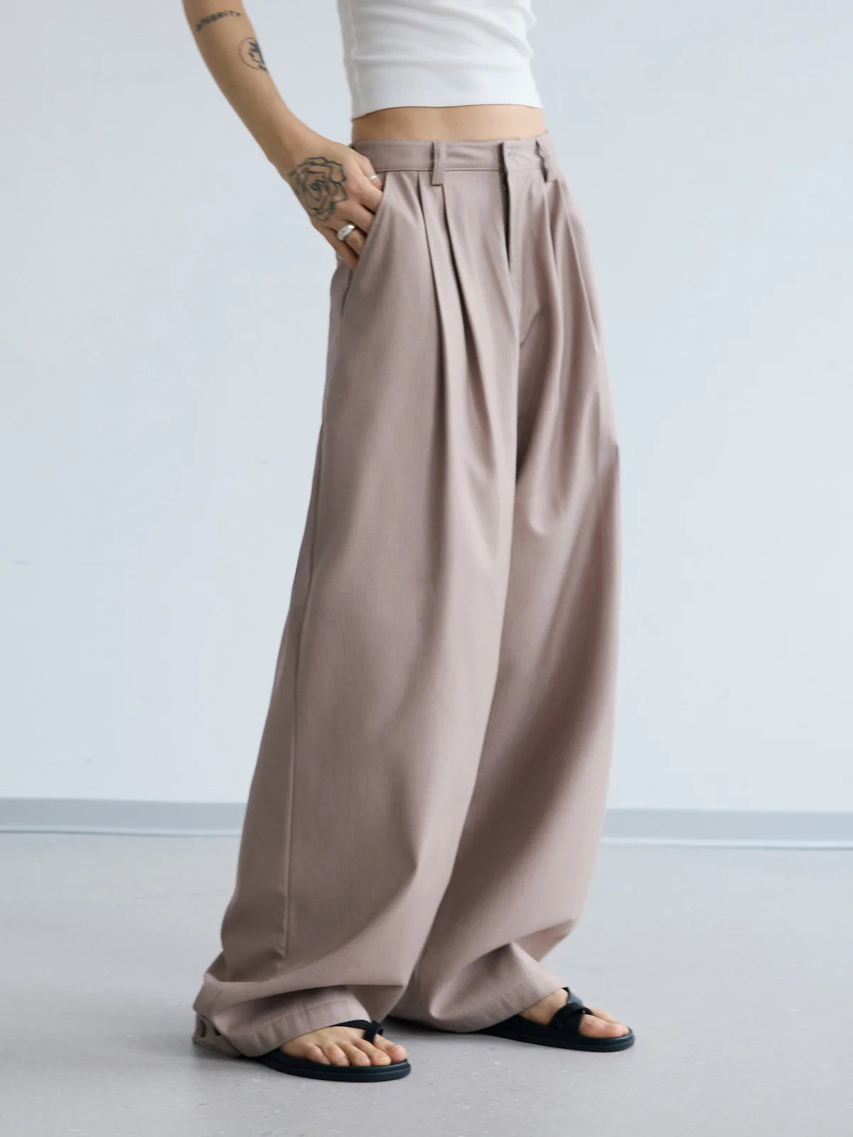 Peoplesense Pinstripe Pleated Trousers Pink