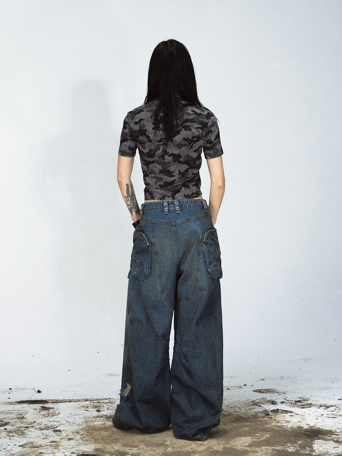 Chic Cropped Black Camo T-Shirt back view